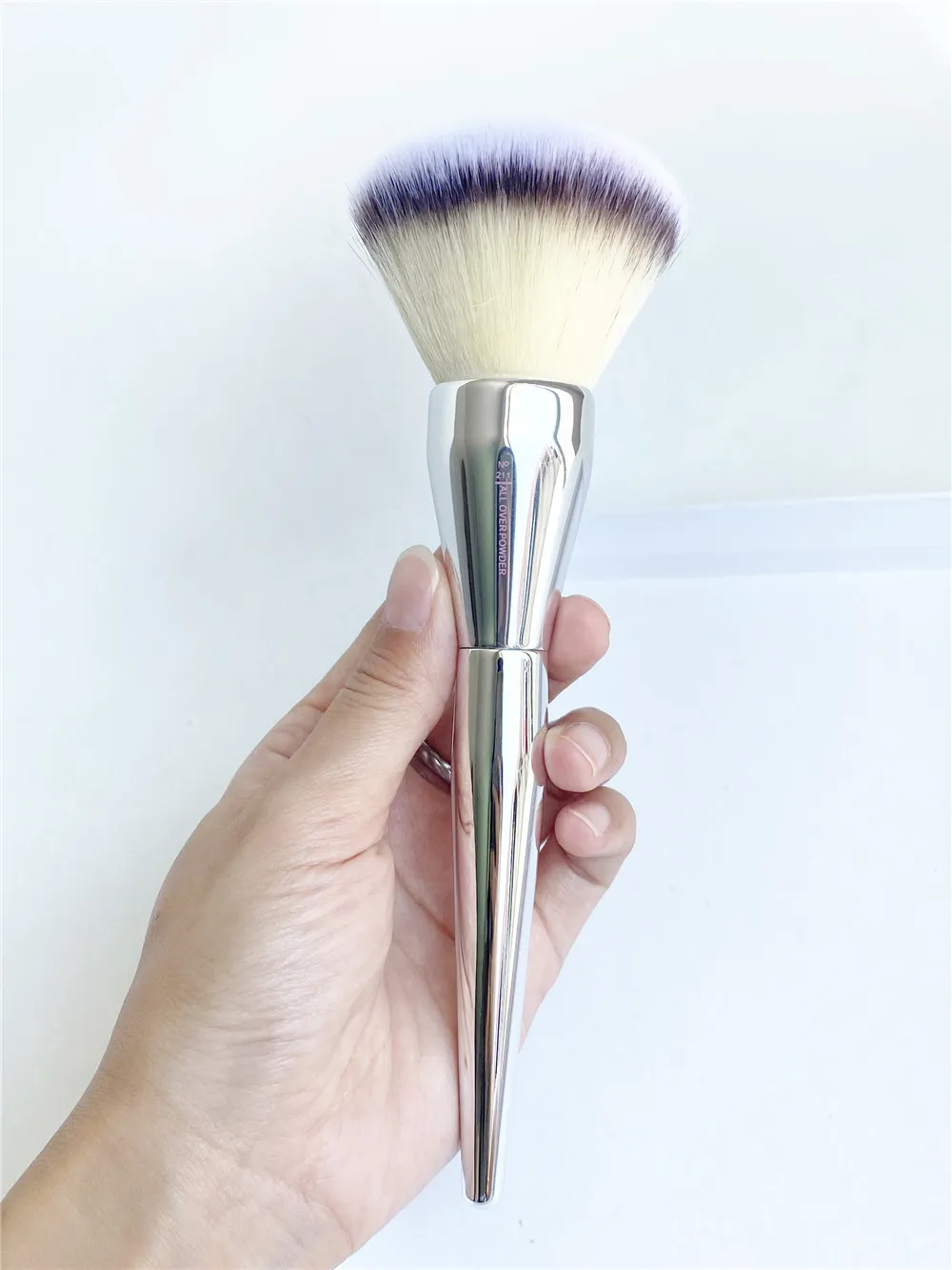 Beauté Live Full Over Powder Brush # 211 - Jumbo-Saye Y Grande poudre ronde Finishing Cosmetics Brush Tools Beauty9537905