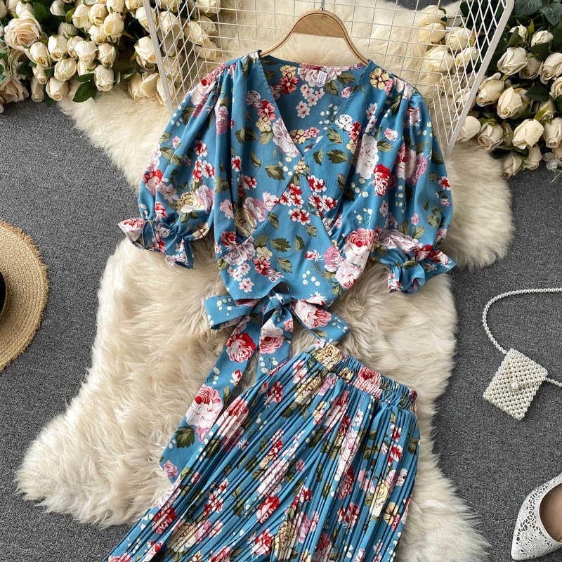 women Bohemian two piece sets summer sexy v neck short blouse pleated pants outfits ladies floral print chiffon suits 210525