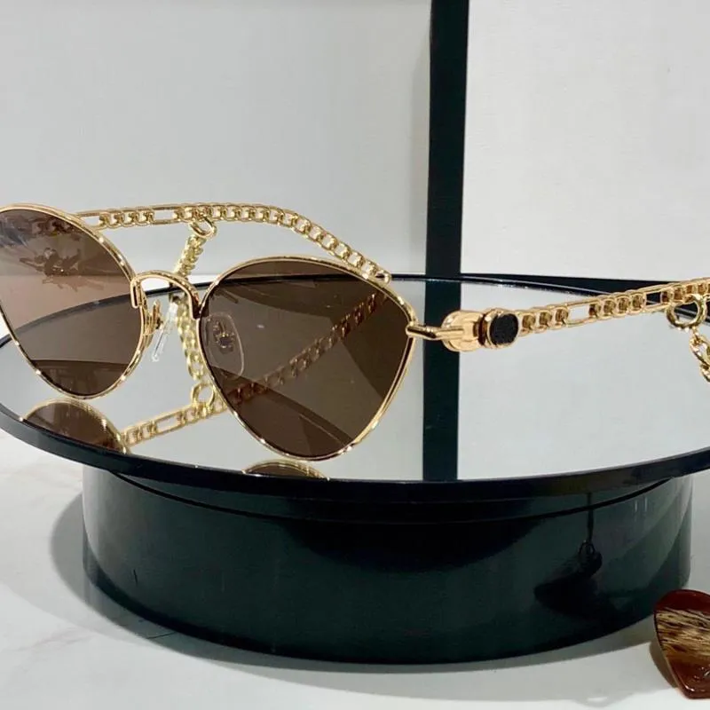 Sunglasses Metal Frame Cat Eye Women With Heart Shaped Charms Fashion Style Lady Eyewear268C