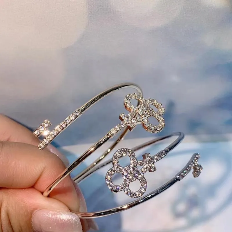 Modne luksusowe mankiet boletowy dla kobiet ślub pełny sześcien cyrkon kryształ cZ Dubai biżuteria bransoletka s0544327y