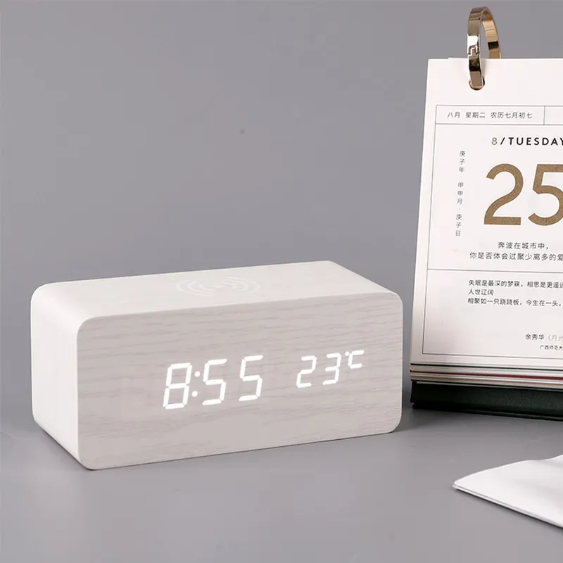 Moderne houten hout Digitale LED Desk-wekker Thermometer Draadloze oplader met QI-oplaadpad 220311