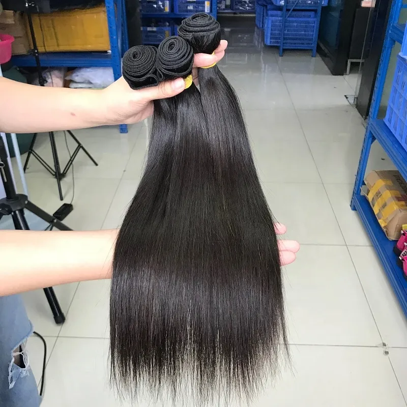 ブラジルの生の人間の髪の束ストレート4個の髪の伸びの自然な黒8-32インチの髪織り