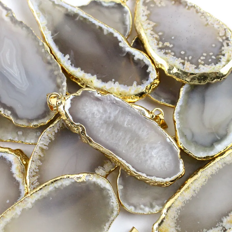 Colar com pingente de pedra de cristal de ágata natural irregular banhado a ouro pedra fatiada