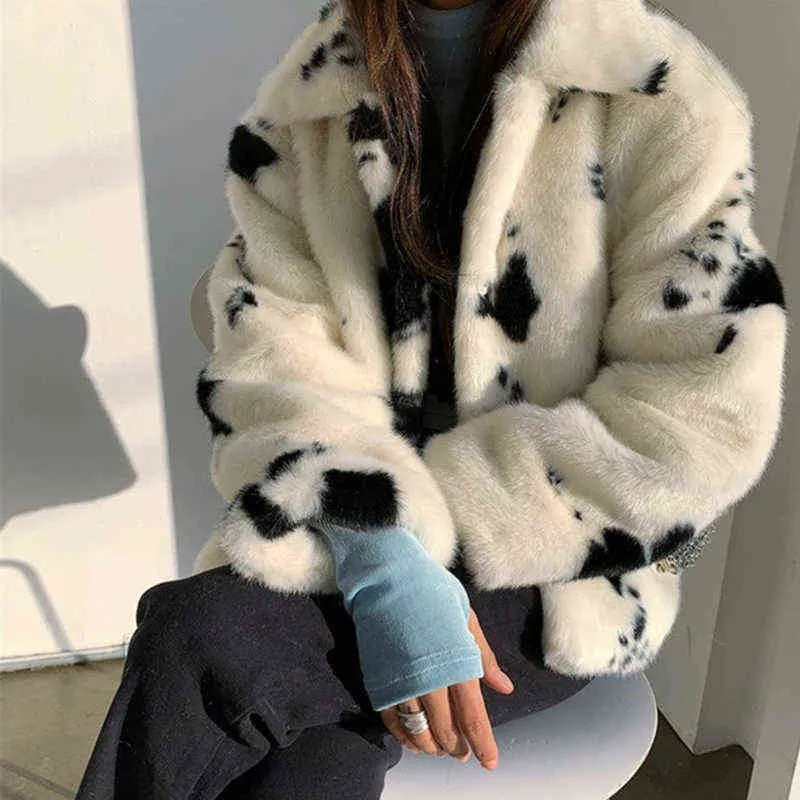 Kış Faux Kürk Kalın Inek Baskı Uzun Kollu Turn-down Yaka Ceket Beyaz Kore Moda Sıcak Kadın Kısa Coat 211110