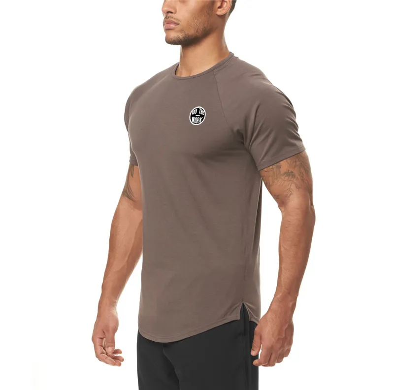 Raglan с коротким рукавом Slim Fit T рубашка мужская тренажерная спортивная одежда для бодибилдинга фитнес жесткая спортивная одежда футболка быстрая сухая тренировка футболка по футболу 210421