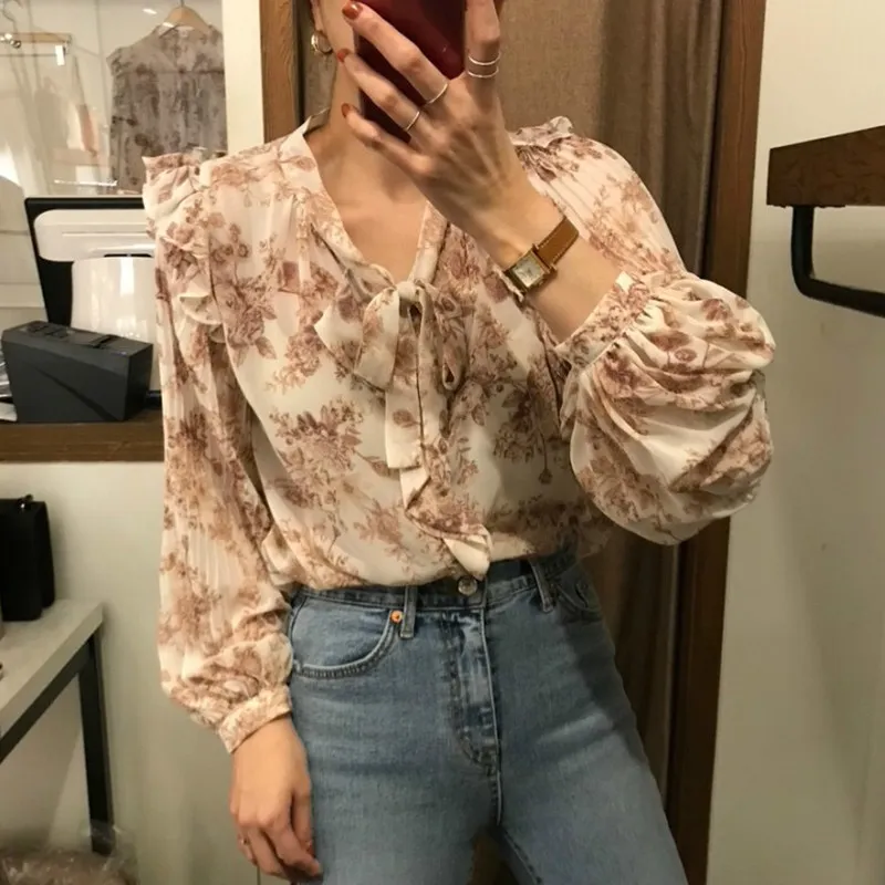 Ezgaga blus kvinnor koreanska chic söt spets upp v-neck blommig tryckt lång lykta ärm ruffles damer skjortor mode blusas 210430