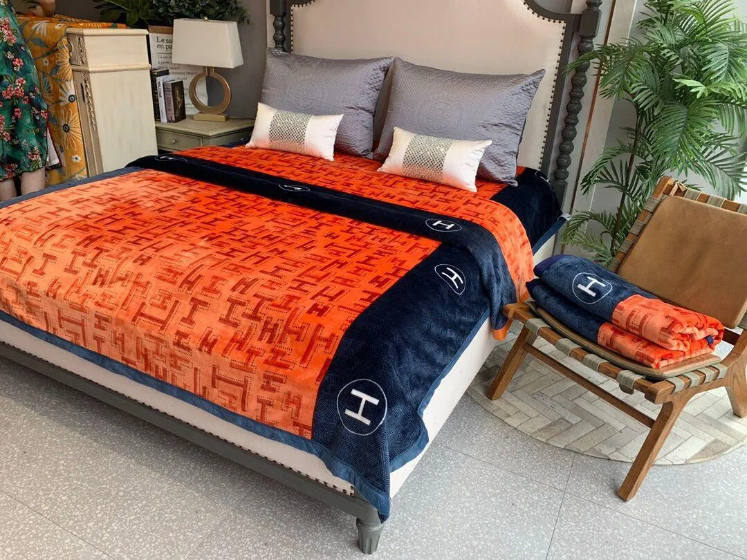 Fashion classic blankets printed coral fleece blanket shawl large size 150 200cm weight about 1 6kg autumn and winter warm Christm274d