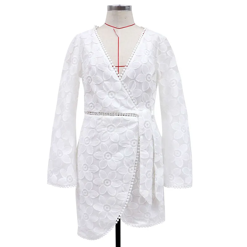 Foridol Branco Laço Envoltório Curto Dress Sheer Hollow Out Flare Manga Longa Embrióderia Praty Dress Elegante Senhoras Curto Vestido Vestido 210415