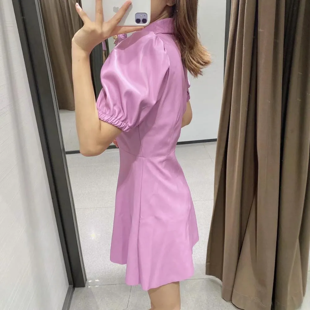 女性のフェイクレザーの気質ファッションミニドレス襟付きドレスショートパフスリーブ弾性トリムフレア裾210520