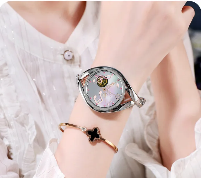 Lemfo Light Luksusowy trend Wykwintny 11 mm cienki tarcza zegarki Bransoletka Ciet tętna Fizjologiczne Monitorowanie Smart Watch 189i