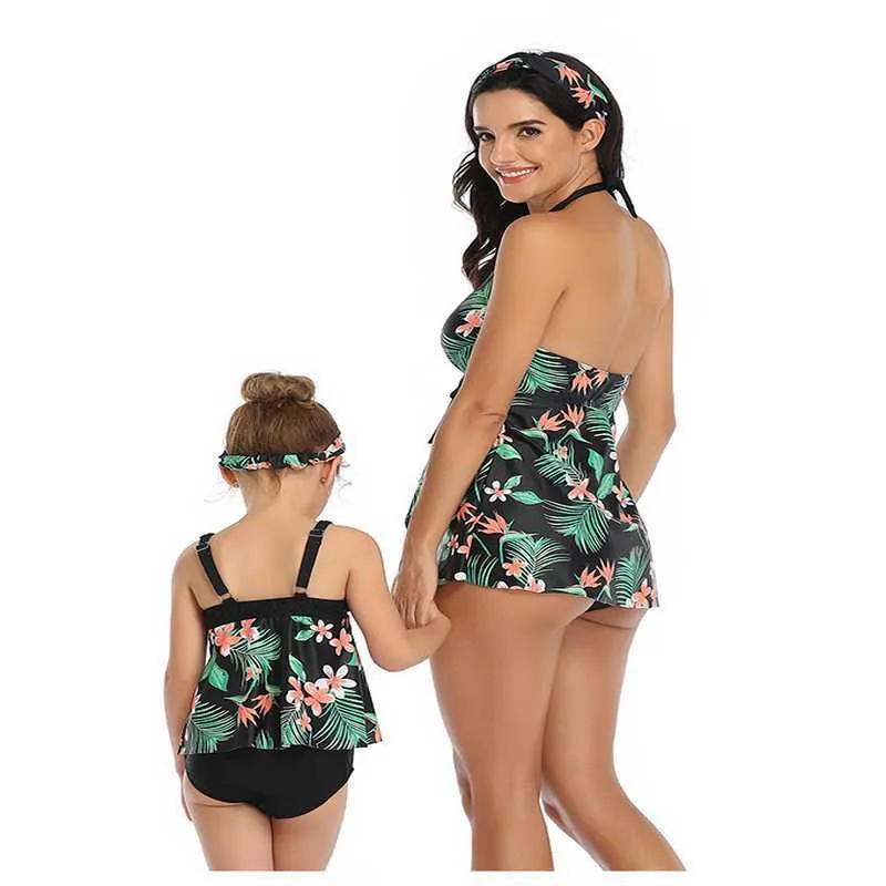 Summer Family Matching Maillot de bain 2 pièces Ensembles Sling Bikini + Maillot de bain de couleur unie Mère Fille Vêtements E 210610