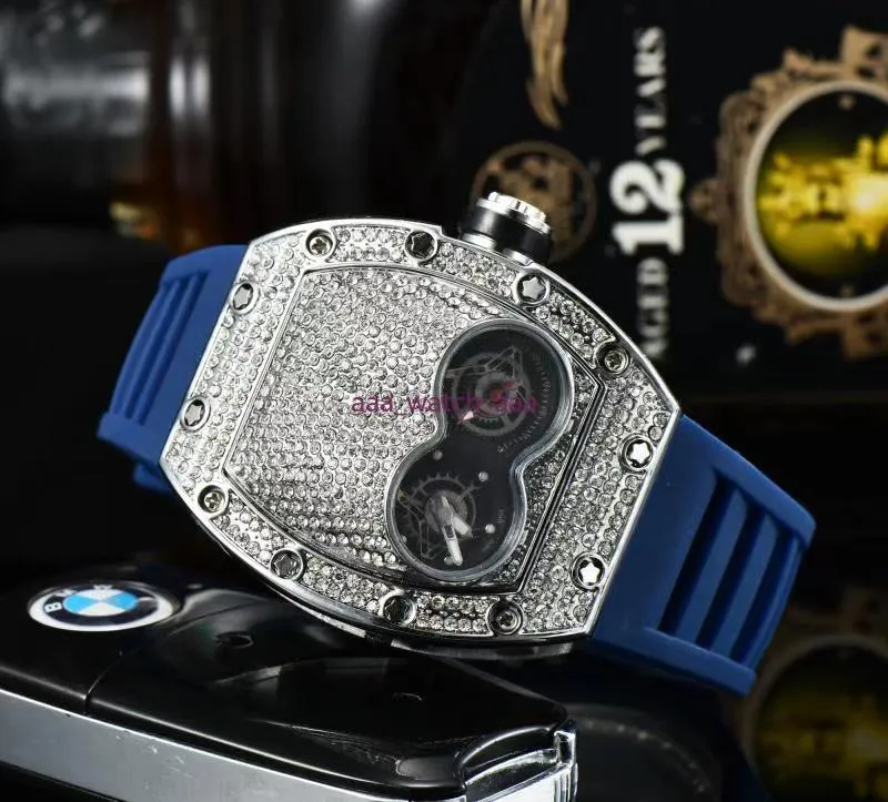 2020 Luxury Mens Watch Six Naald Series All DIALS Work Quartz Watch Designer Watches Brand Silicone Riem Fashion Diamond Bezel R8583029