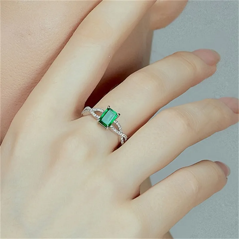 Mode zarte grüne Kristall Smaragd Edelsteine Diamanten Ringe für Frauen Weißgold Silber Farbe Bague Schmuck Geschenke Zubehör