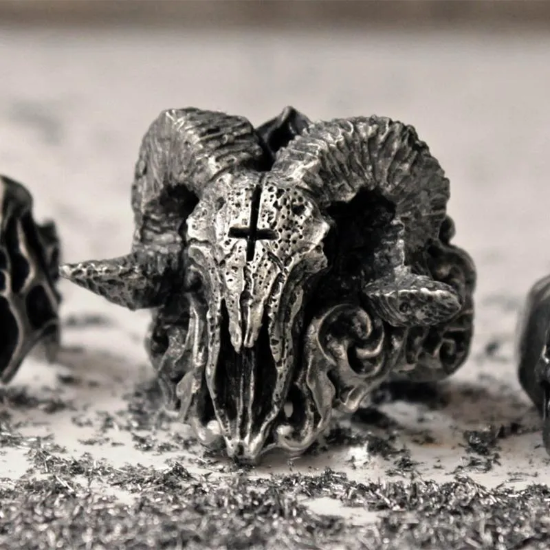 Klaster Pierścienie Unikalne punk gotycka satanistyczna Demon Pierścień Czaszka Mężczyzn biżuterii Prezent dla zwierząt Palca