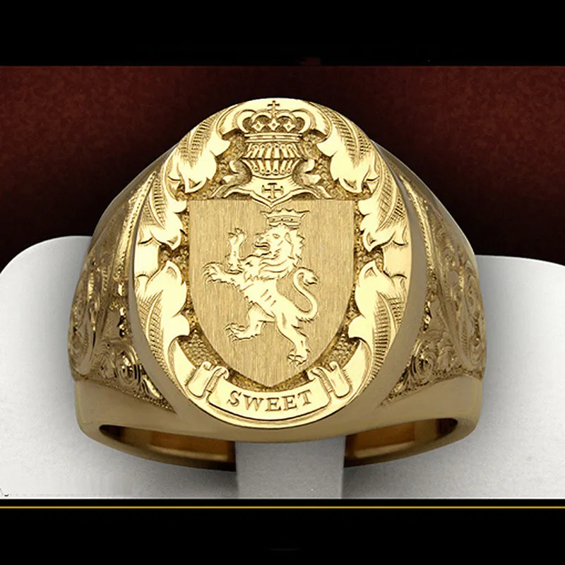 Cao Shi Populaire Kroon Leeuw Schild Badge Ring Europese en Amerikaanse Koper Plating Geel Goud Royal Seal Mans Ring5407252