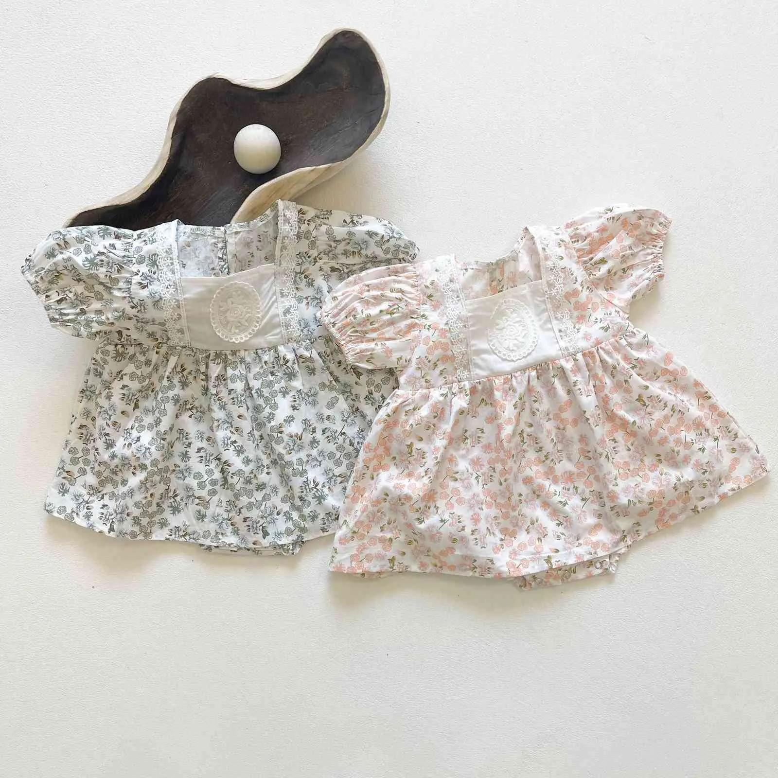 Летний новый малыш девочка мода флористический напечатанный образец боди малыш девочек хлопок с коротким рукавом принцессы боди 210413