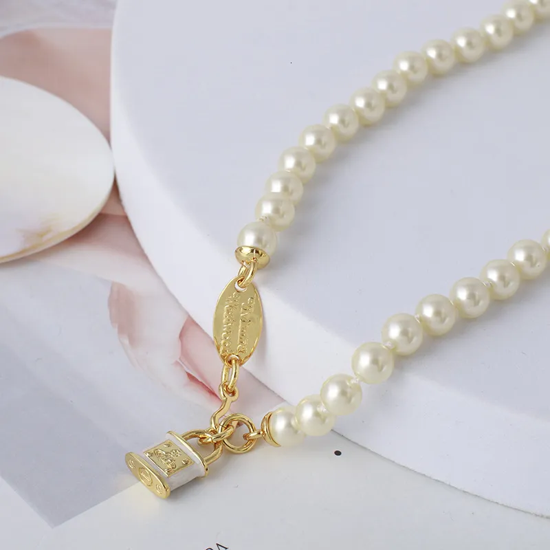 Trendowa biżuteria Saturn Pearl z emaliowanym trójzarowym naszyjnikiem dla kobiet2383