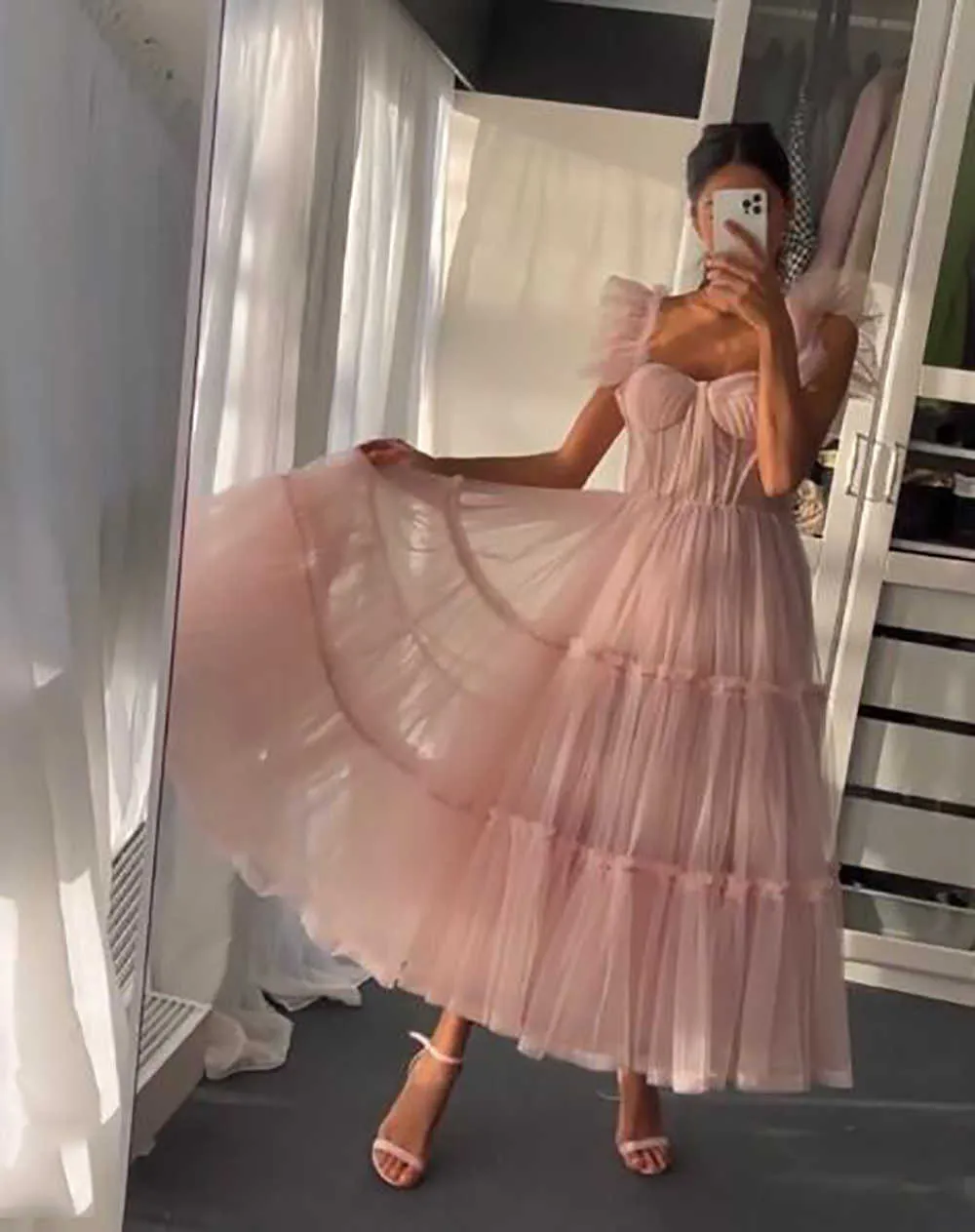 Sevintage Простое светло-розовые короткие выпускные платья SPAGHETTI REMBS TIVERED TULLE PROM PROMESS SWEEHEART TEAR-длиной Свадебное платье 210719