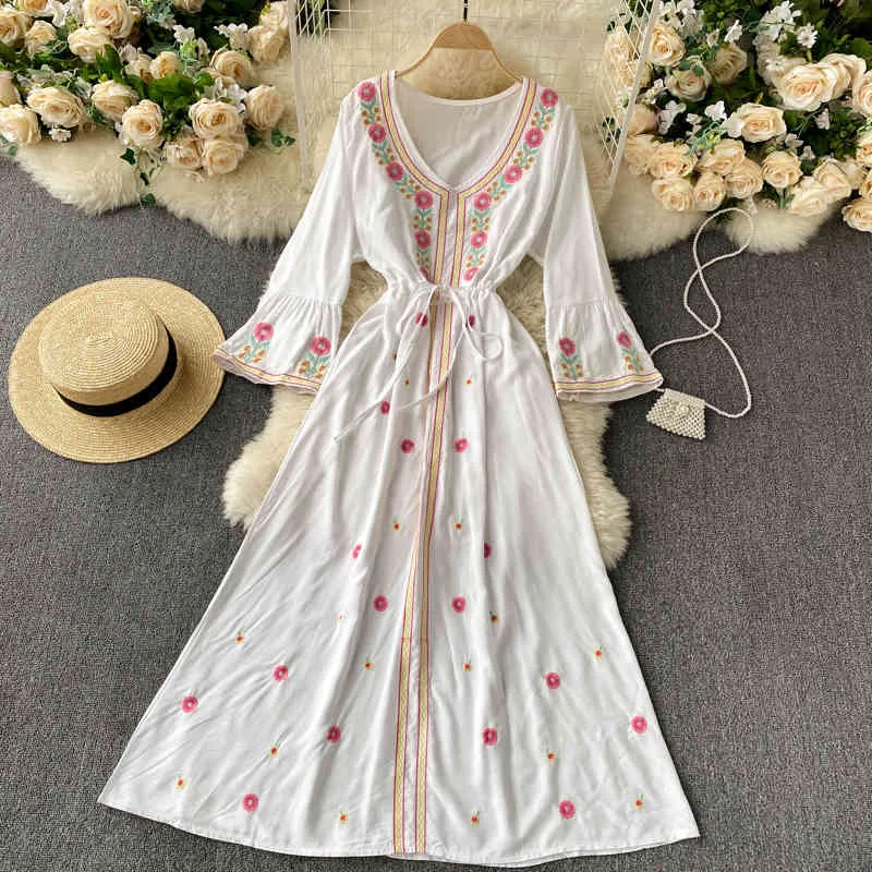 Singreiny Kobiety Haft Kwiat Dress V Neck Flared Sleeve Belt A-Line Sukienka Wiosna Koreański Casual Wakacje Midi Dress 210419