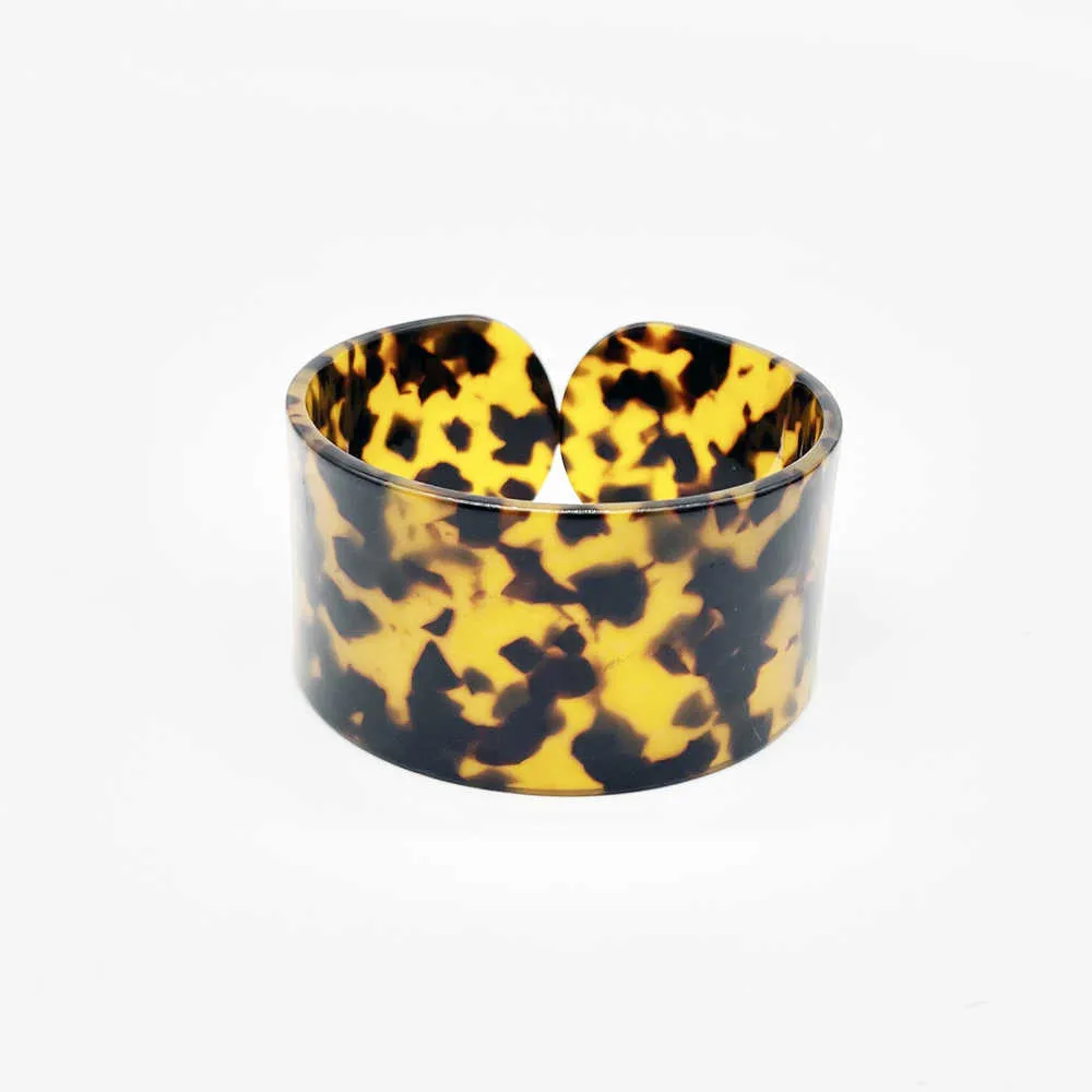 Vackra kvinnor Tortoiseshll armband Bangle Suit för stora handleden bredare damer Vuxen Hawaii Pacific Islands Smycken Q0717