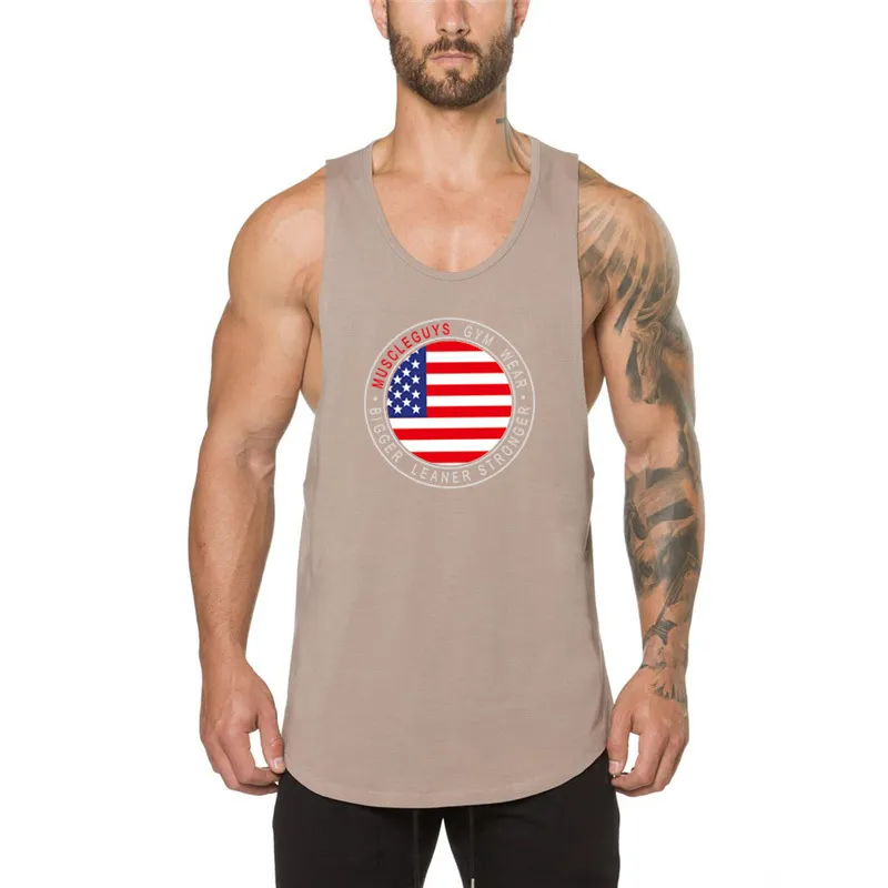 MuscleGuys nya ankomst Bodybuilding Stringer Tank Topp Mens Fitness Kläder Singlet Sportkläder Muskel TankTop Gym SHIRTS 210421