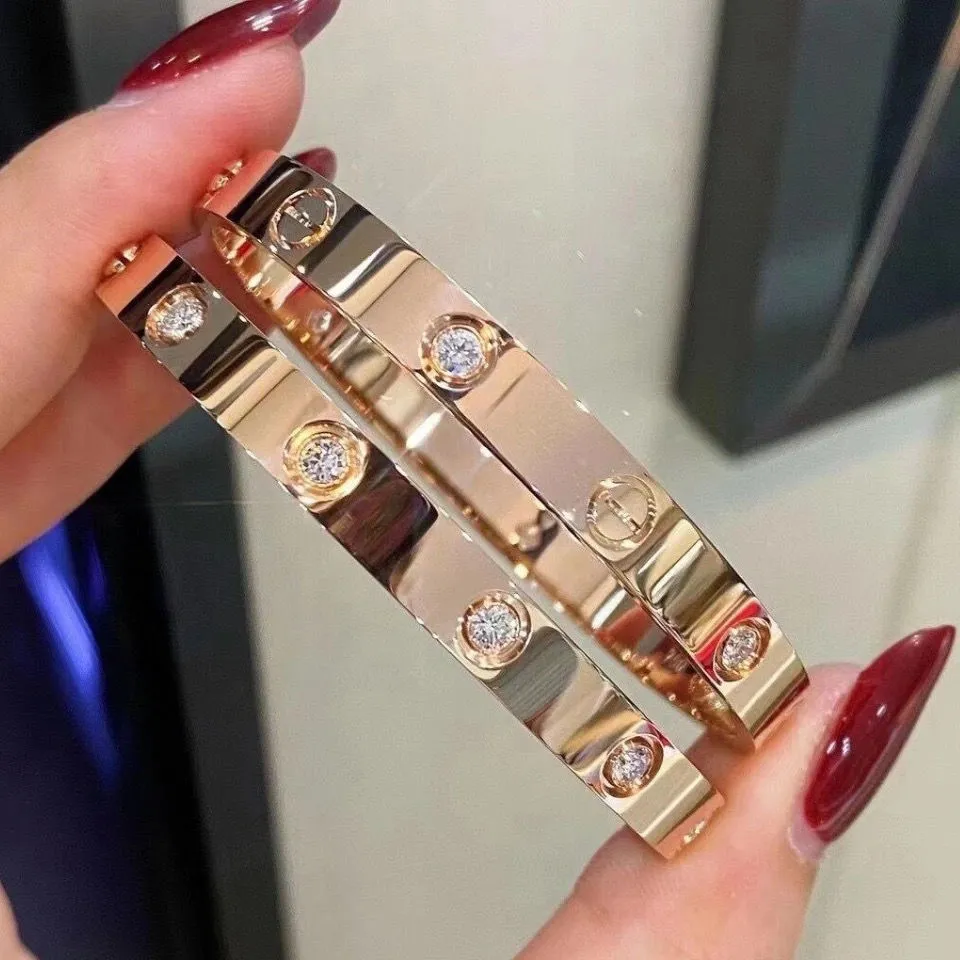 Bellissimi accessori di capra Carhome Love coppia bracciale femminile ins non falente rosa oro da uomo 18k Bracciale popolare popolare in Corea rossa online1907487