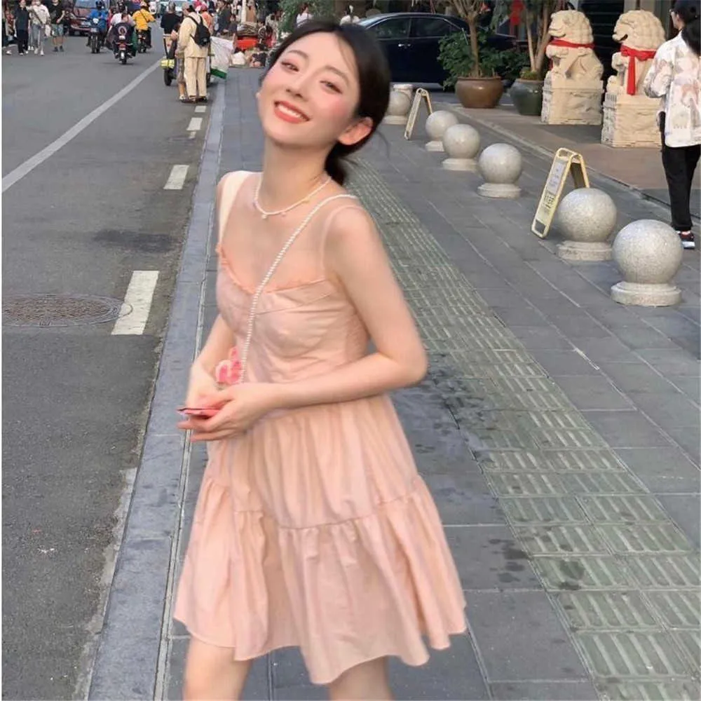 Vintage Strap Dress Summer French Sweet Dresses Korean Elegant Ins Super Fairy Thin Student Girl Mini Dress Streetwear 210619