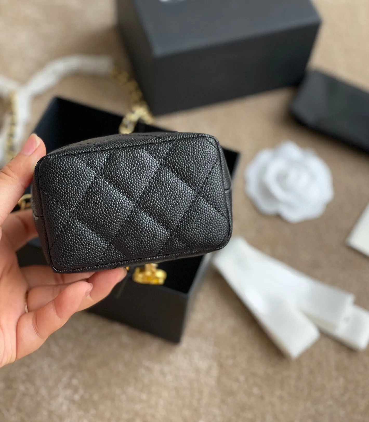 Luxuriöse Mini-Umhängetaschen aus gestepptem PU-Leder für Damen 2021, niedliche Schultertasche, Reisekette, Geldbörsen und Handtaschen