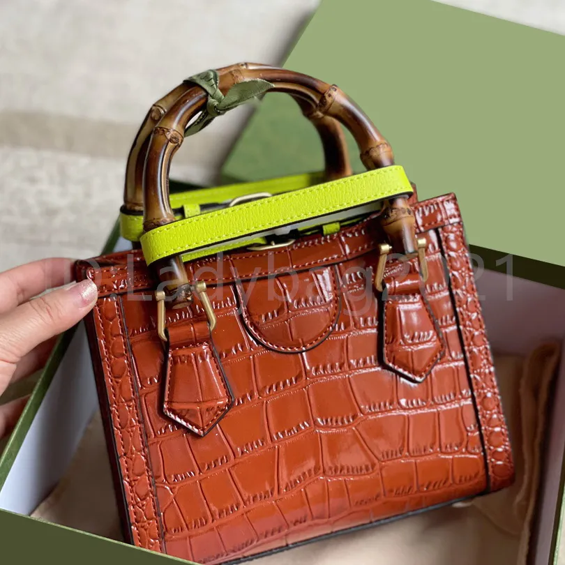 Luxury Designers Lady Bamboo Diana Clutch Bags Alligator Open Plain Handbag Fashion Crocodile Underarm Interior Compartment Cosmetic Card Holders Purses Wallets