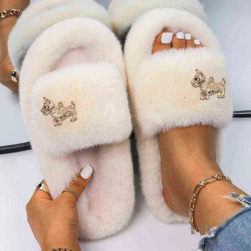Kvinnors tofflor Fluffy Flip Flops Söt djurvalp Furry Slides Luxury Design Slippers Flat Faux Fur Sandaler Plattform Skor Y220214