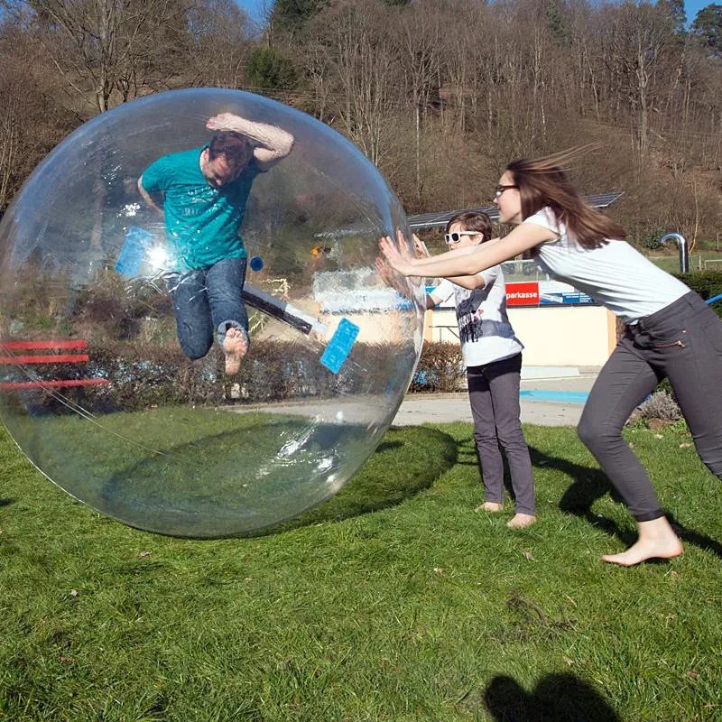 Accessoires de piscine 1 8m Rouleaux d'eau Gonflable Marche sur le ballon pour la natation Flottant humain à l'intérieur du ballon de danse en cours d'exécution Zorb Ba255t