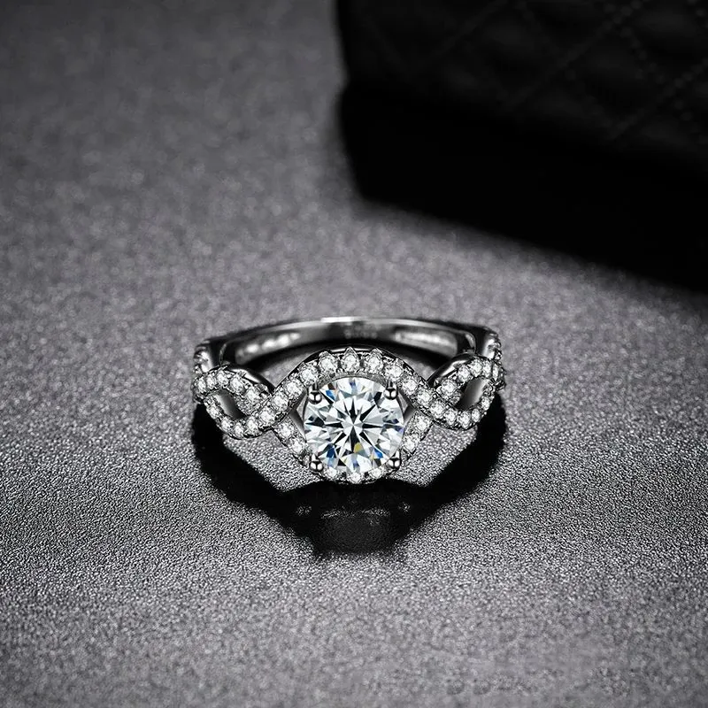 European and American Fashion S925 Silver Exquisite Ring Microencrusted Diamond Hollowed Out Luxury Elegant Female Jewelry Gift1347020