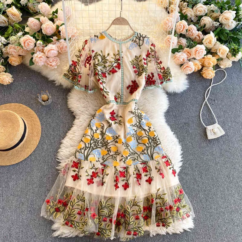 Kvinnor Mode Retro Court Broderad A-Line Klänning Rund hals Kortärmad Slim Elegant Vintage Harajuku Kläder Vestidos R286 x0521