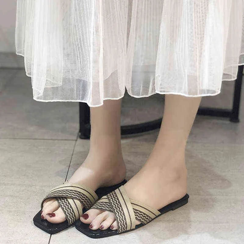 Chinelos Cross Stripe Strip Fashion Fashion Plat Soft Sole Sole Cosy Deslizante Sandálias Ao Ar Livre Beach Sexy Light Light Novo Verão 220304