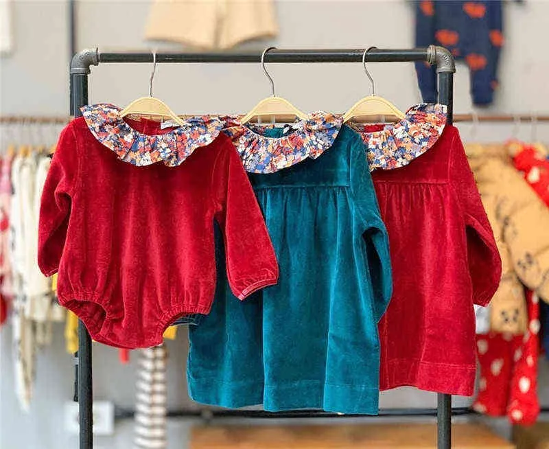 Christmas Baby Festival Wear Beautiful Velvet Lace Romper Bebe Girls Long Sleeve Floral Collar Infant Girl Outfit 211229