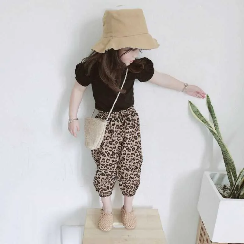 Costume pour filles T-shirt à manches courtes + pantalon court à imprimé léopard Vêtements pour enfants d'été 210625