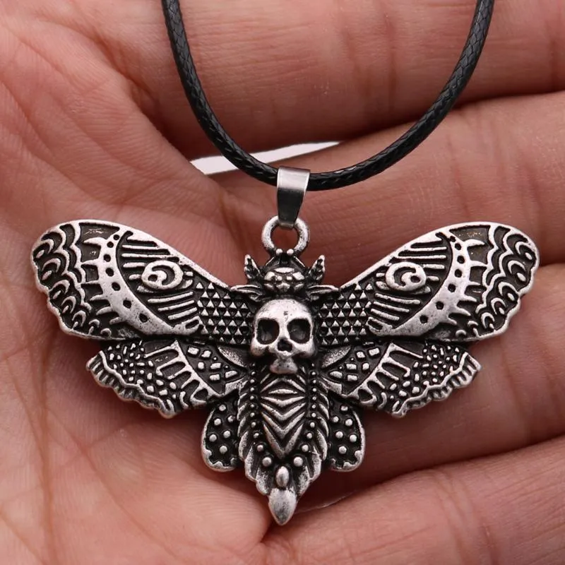 Vintage Halloween Toten Kopf Schädel Anhänger Motte Halskette Frauen Mit Metail Kette Weihnachten Schmuck Geschenk Chokers2499