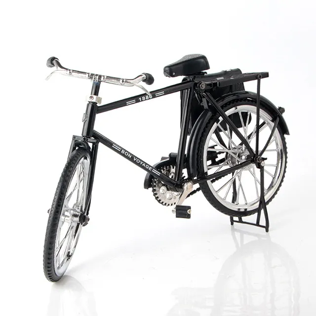 Vintage erkek ve kadın bisiklet deri çantaları Yaratıcı masaüstü bisikletler açık alevler gerçekçi 3D modelleri çakmaklar süsler olarak kullanılabilir