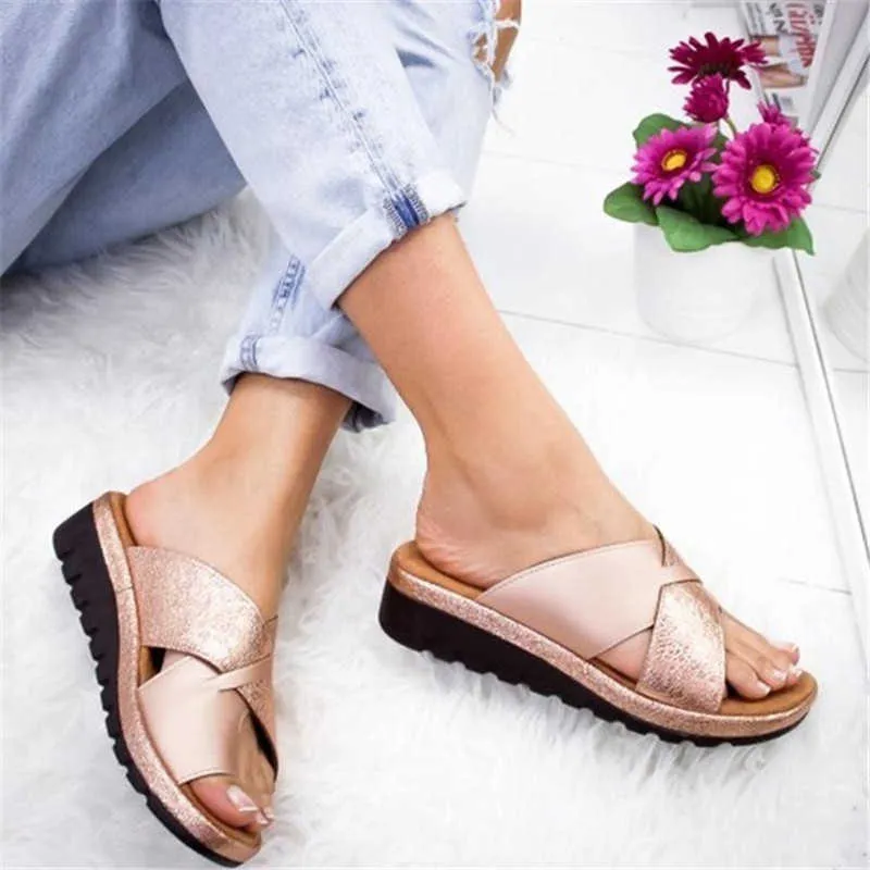 2021 Femmes Artificielle PU Chaussures Pantoufles Orthopédique Oignon Correcteur Confortable Plate-Forme Compensée Dames Casual Gros Orteil Correction Sandale Y0721