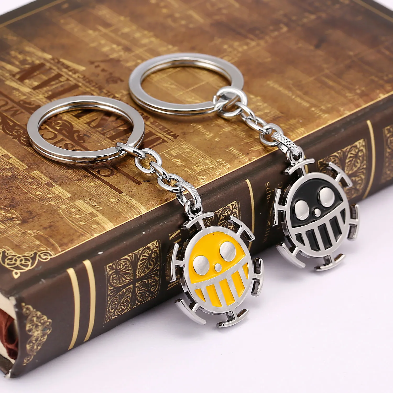 Anime One Piece Heart Pirates Trafalgar Law Bepo Logo Emblem Alloy Keychain Key Chains Keyring Key Chain Accessories7526020