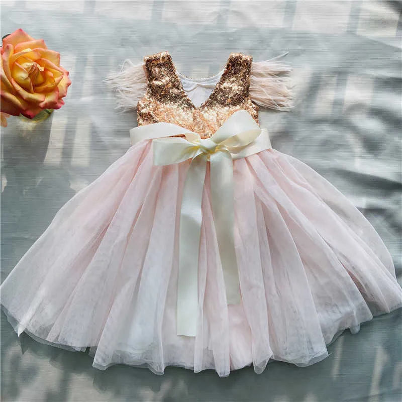 幼児の女の子ローザゴールドスパンコールのためのロングドレスのためのロングドレス花のベルト付き羽のひらひらスリーブ210529