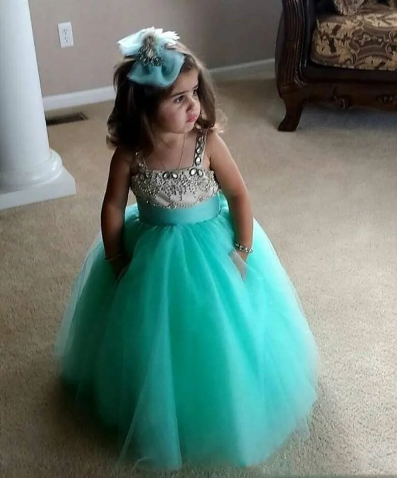 Mignon Turquoise Vert Fleur Filles Robes Spaghetti Robes D'anniversaire Bretelles Cristal Perlé Tulle Enfant Pageant Robes Pour Girls240r