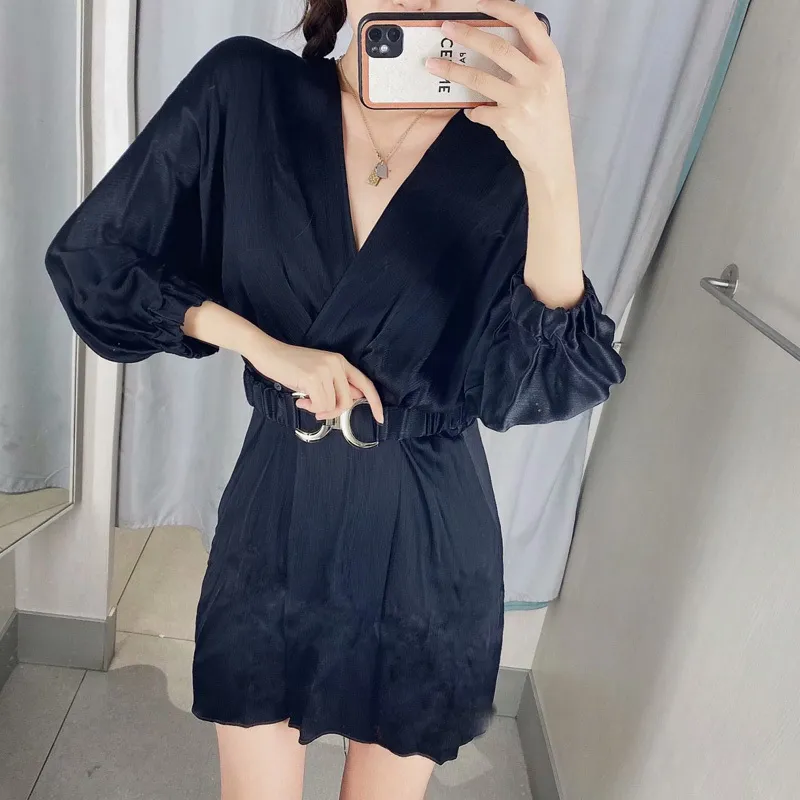 Femmes été Mini-robe Vintage Mini manches longues Col V-cou en V Satin Black Mode Street Femme Élégante Robes A-Line Vestidos 210513