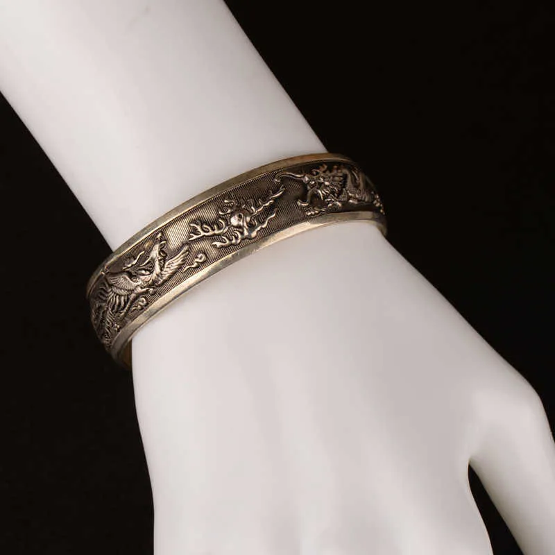 Tribal Etnisk Bangle Manschett för Kvinnor Tibetansk Silver Färg Vintage Wide Armband Snidade Växtdjur Mode Bohemian Smycken Q0719