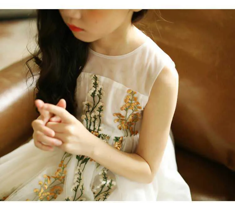 Großhandel Mädchen Kleid Sommer Baby Koreanische Stickerei Blume Prinzessin Garn Sommerkleid Kinder Kleidung E7408 210610
