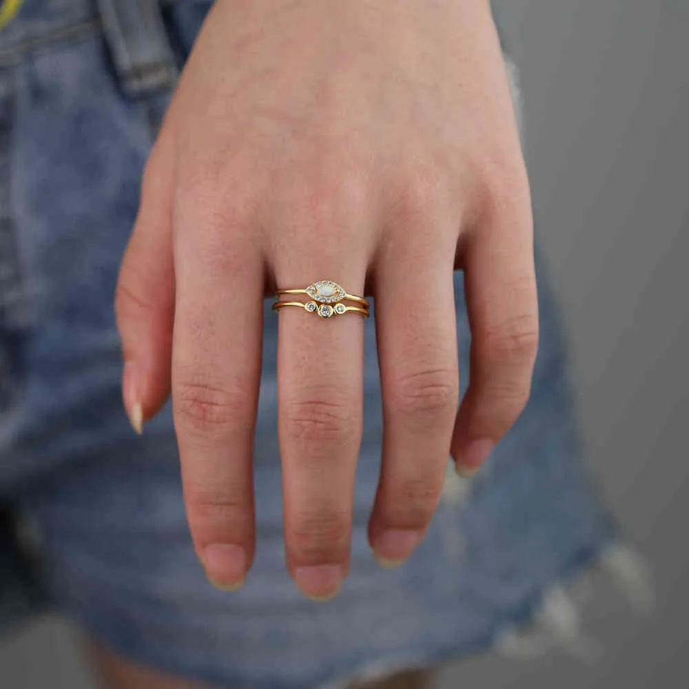 Rozmiar USA 5 6 7 8 z 2 szt. Pierścionek zaręczynowy Wedding Zestaw złoty kolor Śliczny piękny opal stone oko cz cienkie małe pierścienie 5683636