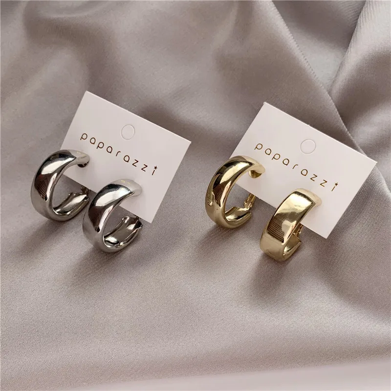 Minimalistische Gold-Silber-plattierte große Creolen, Legierung, modische Damen-Ohrringe, Einfachheit, Damen-Schmuck-Accessoires
