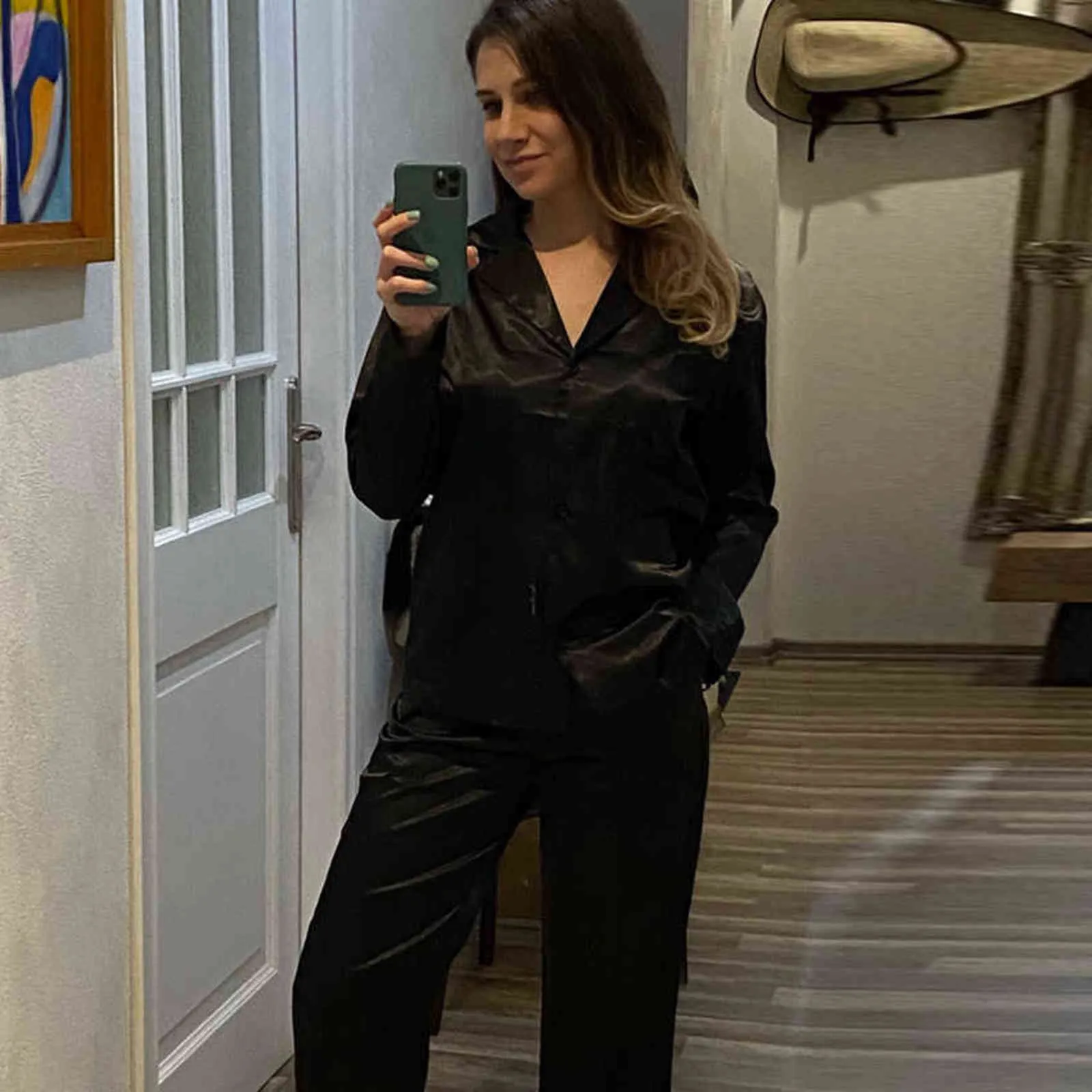 HECHAN Black Sleepwear Female Satin Set Solid Women Pajamas Loose Pants Casual Home Suit Sets Nightwear Winter Pocket 211112