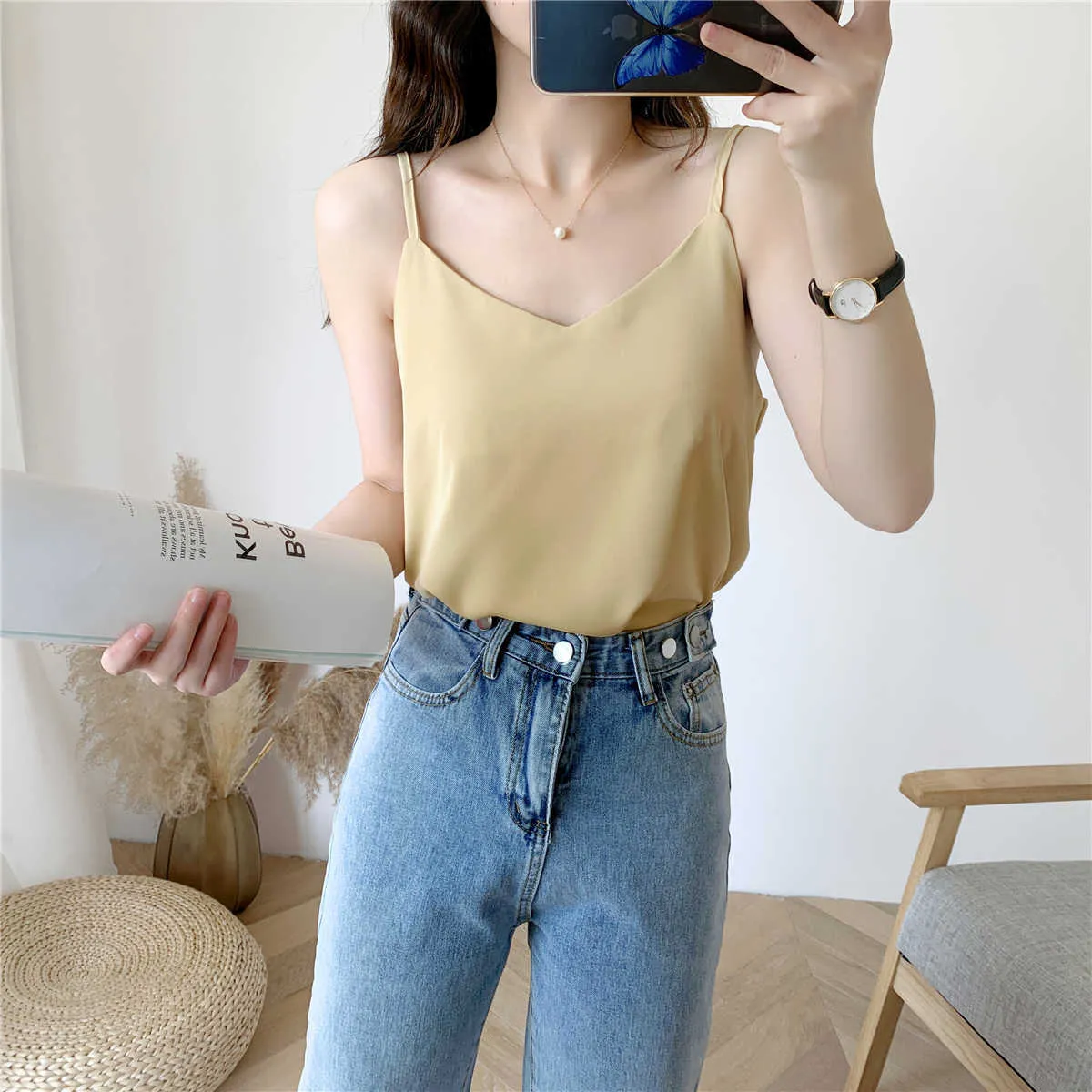 Korean Chiffon Top Woman Woman V-Neck Satin Tank Ärmel und Weste Tees Plus Size Sexy weiße Damen Camis 210531