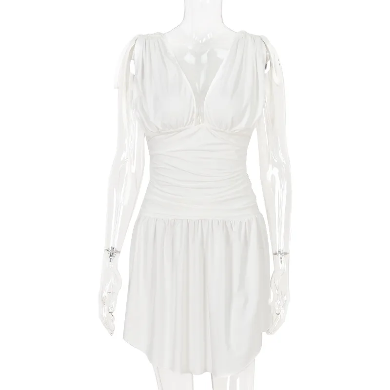 ファッションホワイトパーティーイブニングドレスセクシーなスタイルプリーツプランジ深いVネックノースリーブES女性ミニ服210514